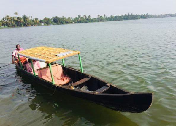 Abru'S Holidays International Travelers Alappuzha المظهر الخارجي الصورة