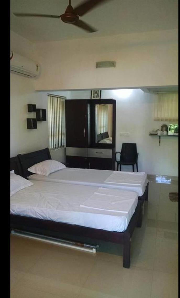Abru'S Holidays International Travelers Alappuzha المظهر الخارجي الصورة